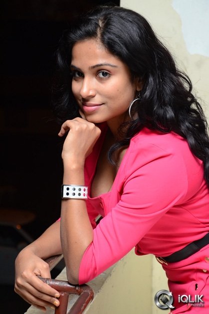 Vrushali-at-Ammayi-Devadas-Ayete-Movie-Press-Meet